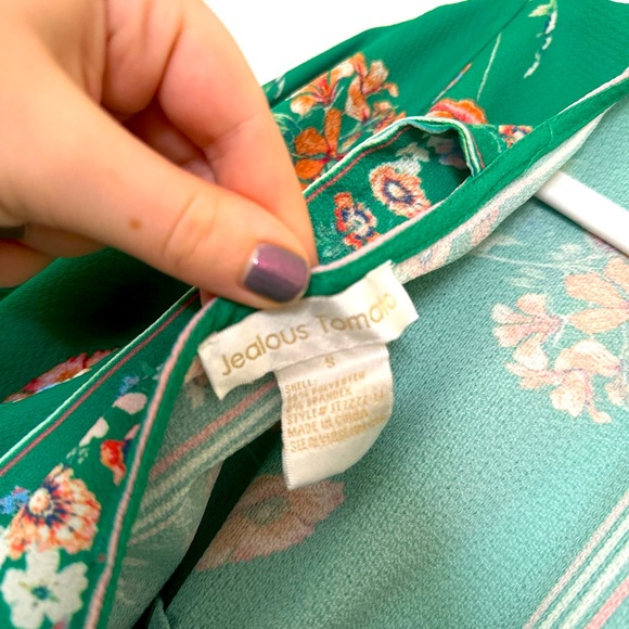 Green Floral Top - Picture 3 of 3